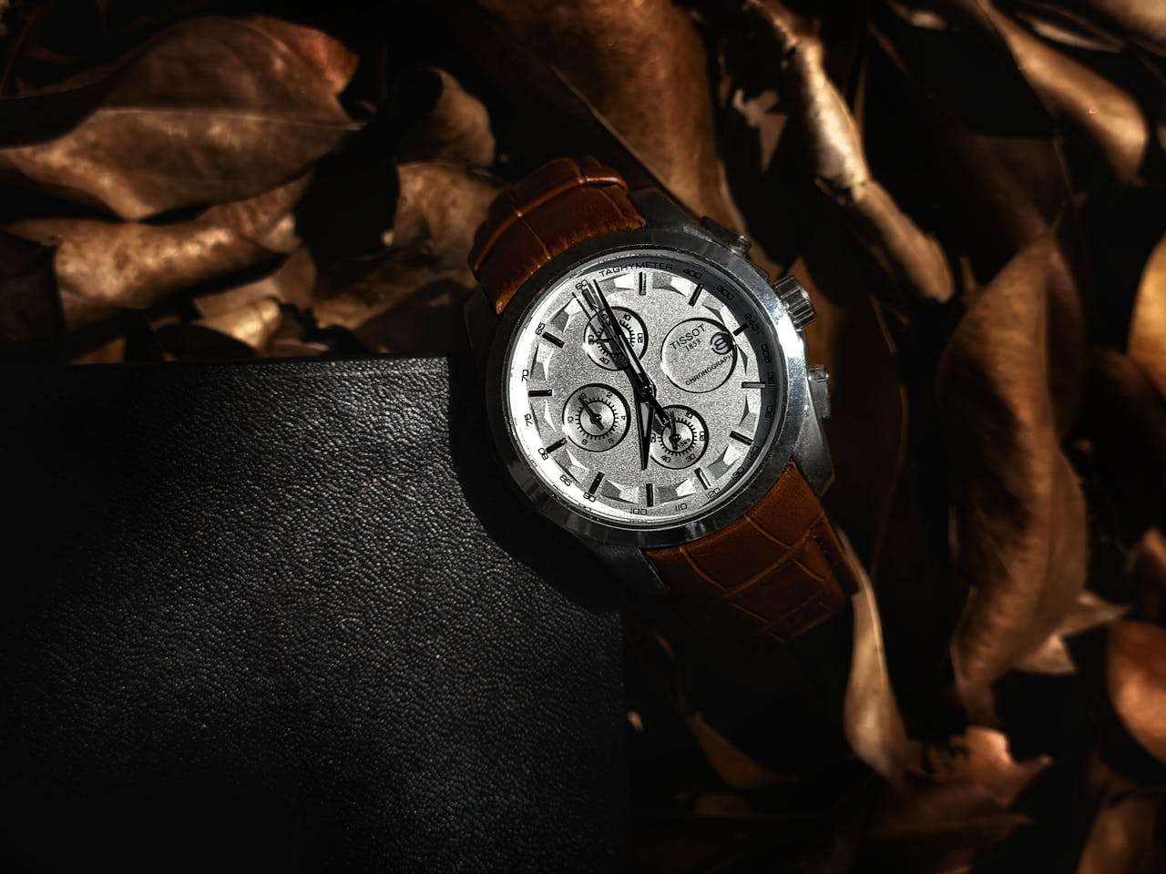 Contact – Vintage wristwatch